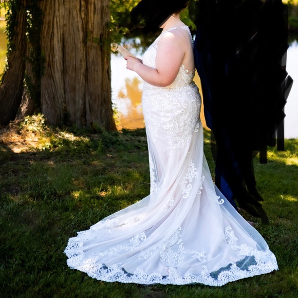 Avery Austin Mermaid Wedding Dress - Picture 2 of 6